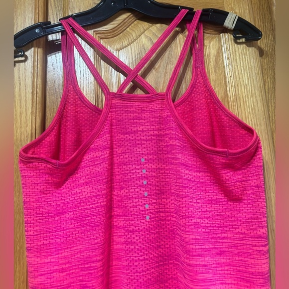 Nike Dri Fit Fuschia Pink Fitted Sleeveless Athletic Running Tank Top Small EUC - Picture 8 of 9